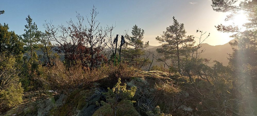 Eikenes, toppen