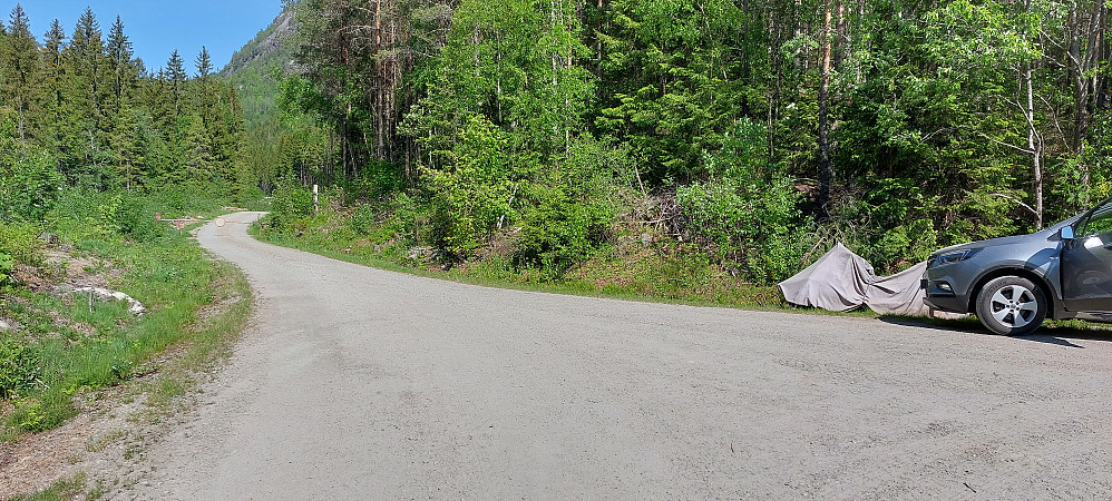 Parkering og veien inn Høydalen