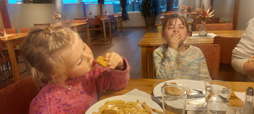 Velfortjent middag på Årnes.