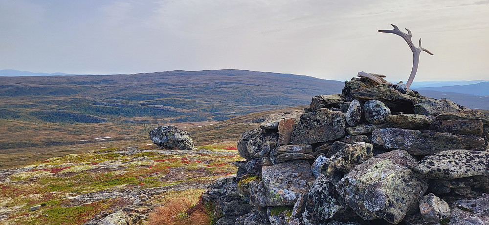 Fra Kråkfjellet tilbake (Sørøstover) mot Rensfjellet..