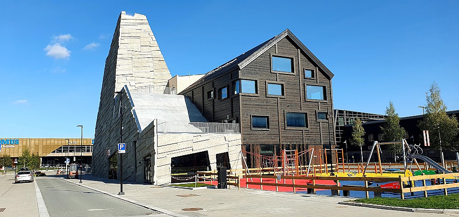 Klatresenter og butikker i Oppdal.