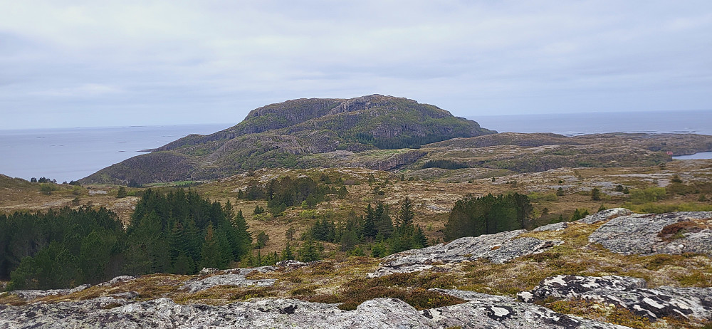 Utsikten vestover te Stemmafjellet..