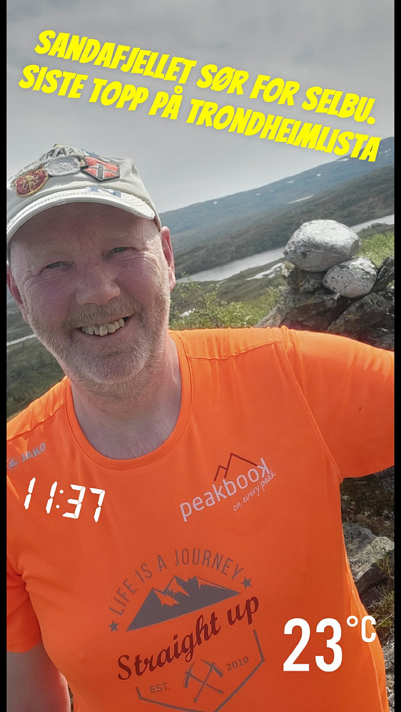 Denne skjorta lagde jeg selv etter at jeg ikke fikk noen fra Peakbook i min størrelse.. (stor kar) Utsolgt..
