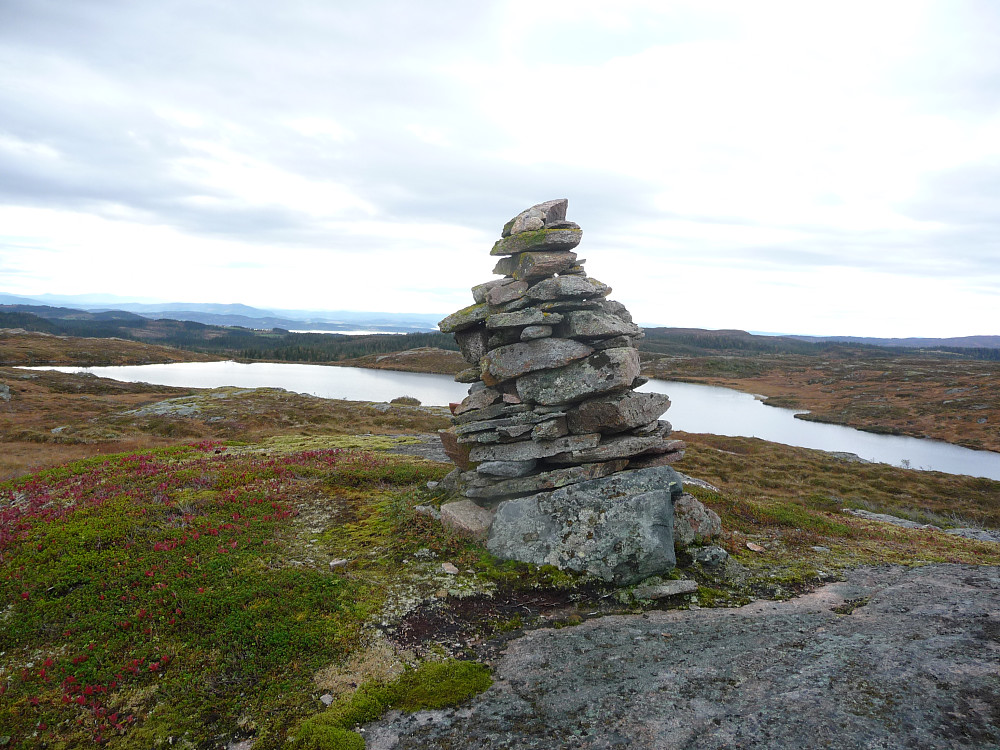 Mot Hyllvatnet