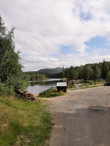 Storvatnet med det jeg tror er Høgskarven i bakgrunnen