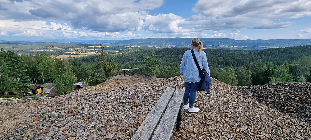 Vid utsikt fra gruveområdet mot Tyrifjorden og Finnemarka. 