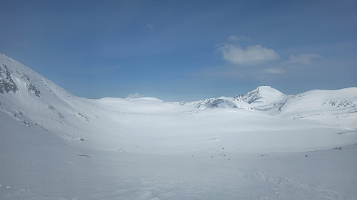Utsikt mot Storbekkhøa Nord, Neådalspiken og Neådalssnota fra bandet.