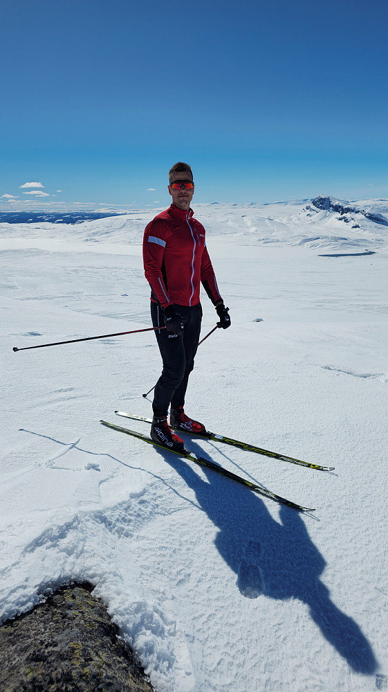 På Steinstogonuten. Bitihorn i bakgrunnen.
