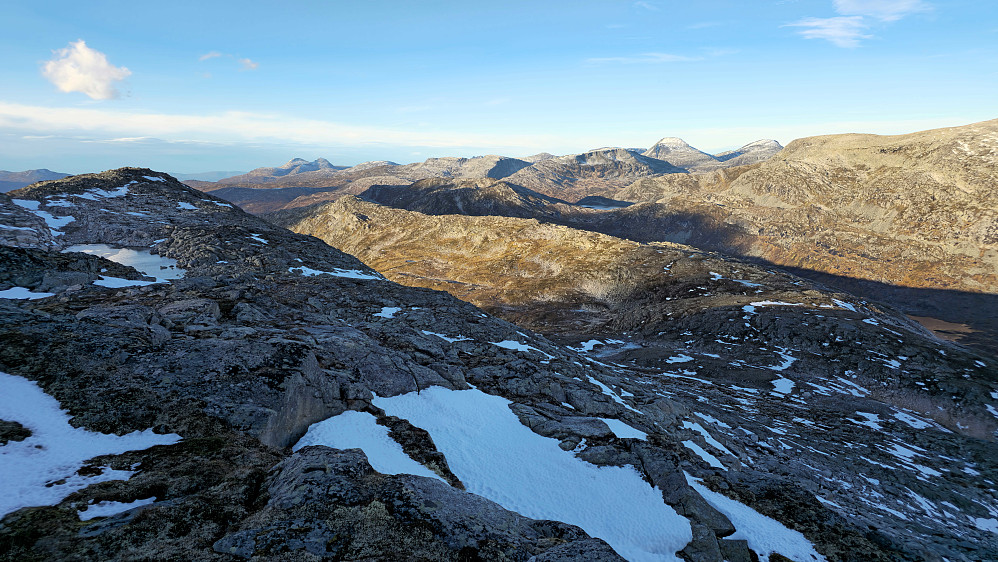 Ruta ned fra Tverrdalsfjellet til Neådalsfjellet.
