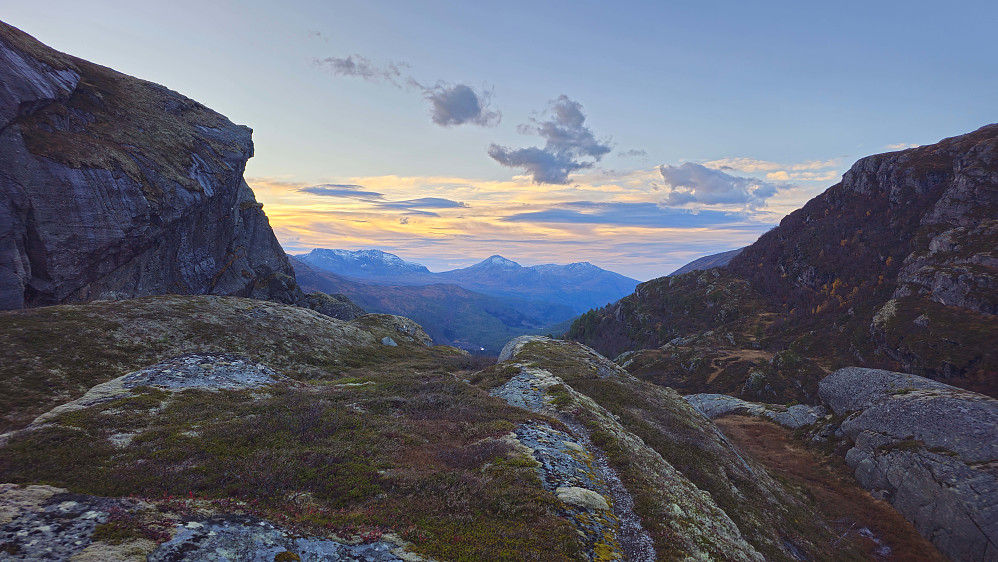 Flott lys ved inngangen til Neådalsstigen.