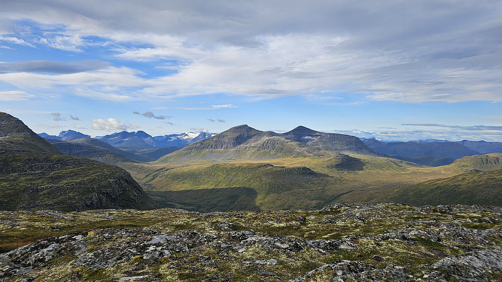 Sulå og Kvennbøtæla.