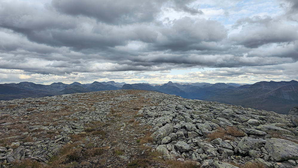 Flatt på toppen av Vassnebba. Neådalssnota bak.