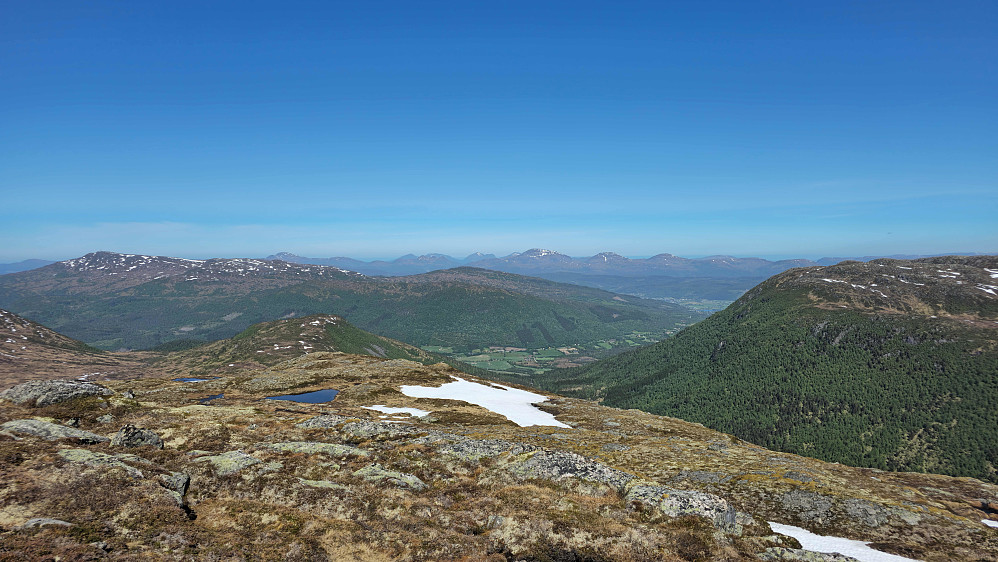 Ser ned mot Surnadal.