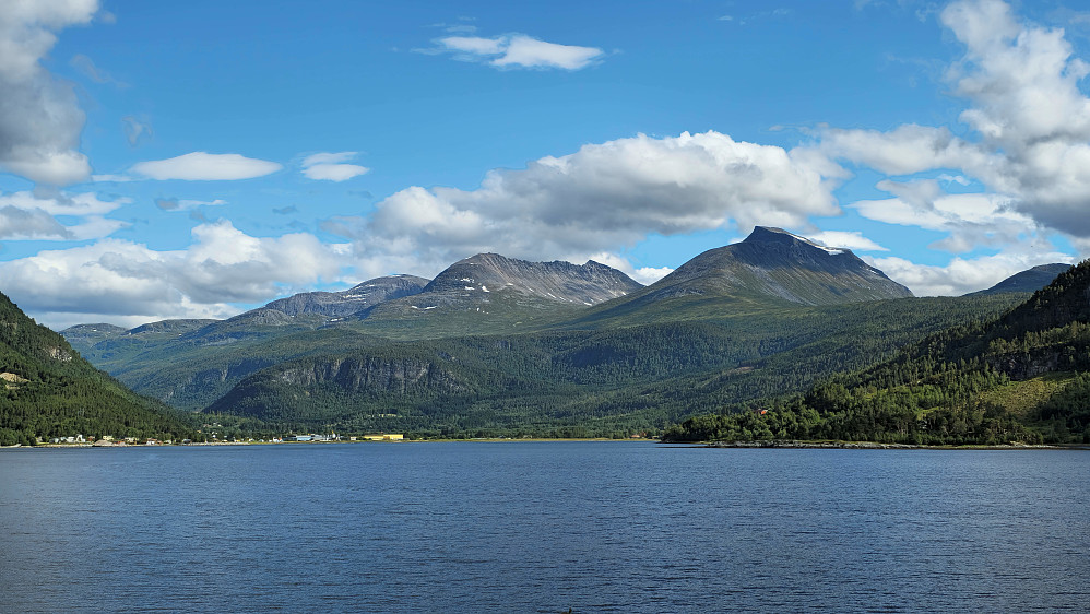 Fint utgangspunkt for en kort kveldstur inne i Todalen.