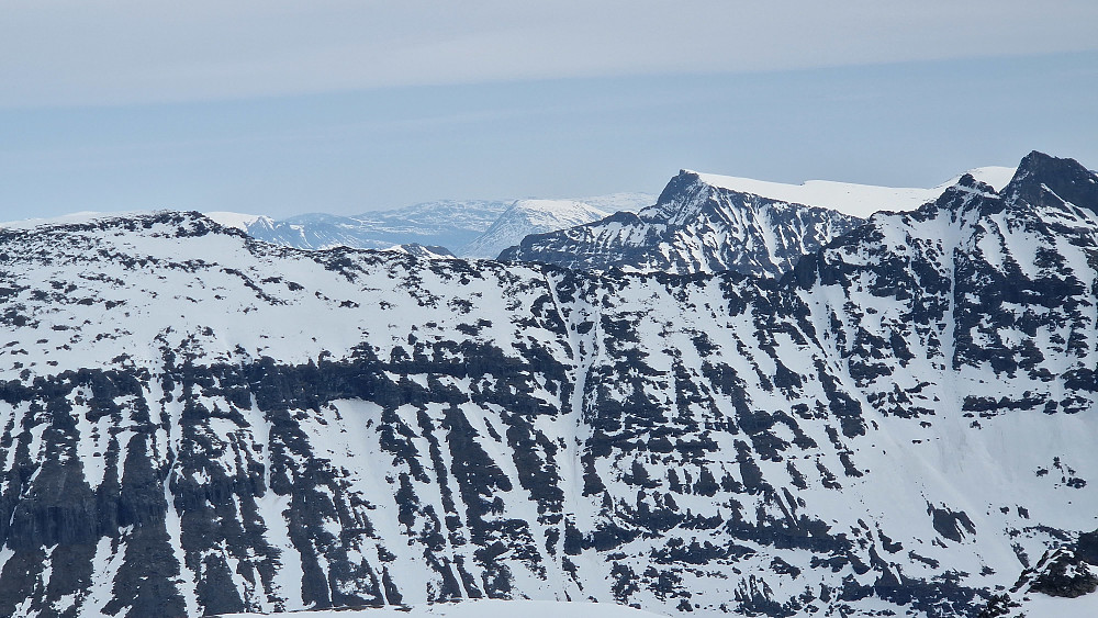 Skarfjell, Tåga, Nordre og Store Trolla.
