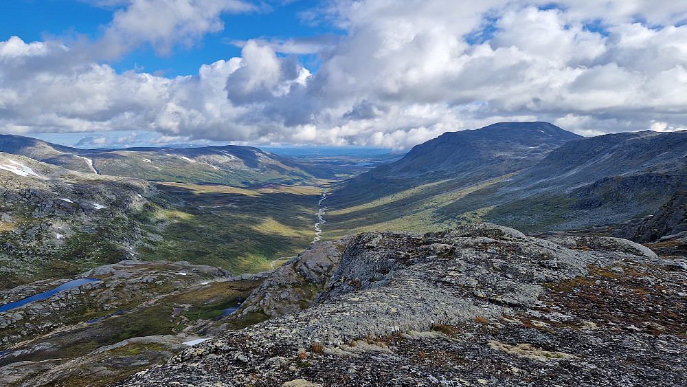 Litlsvartådalen åpenbarer seg.