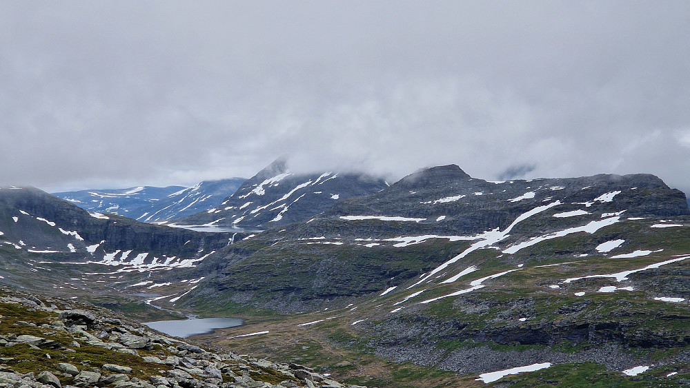 Langvatnet og Kringlehøa.