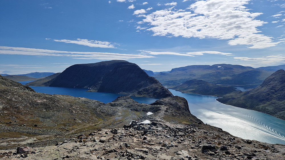 Bessvatnet og bandet.