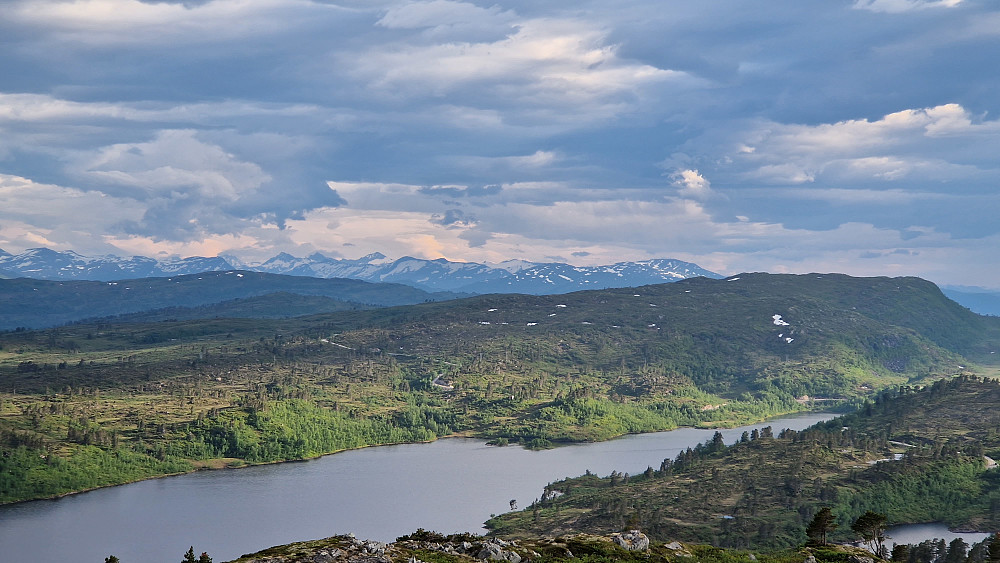 Fin vei over Nordmarka. Fagerfjellet til høyre ble besøkt to dager tidligere.