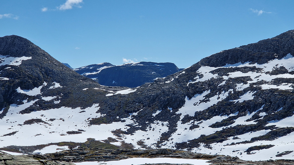 Skaret mellom Steintelfjellet og Telefjellet. Tydalsnebba bak.