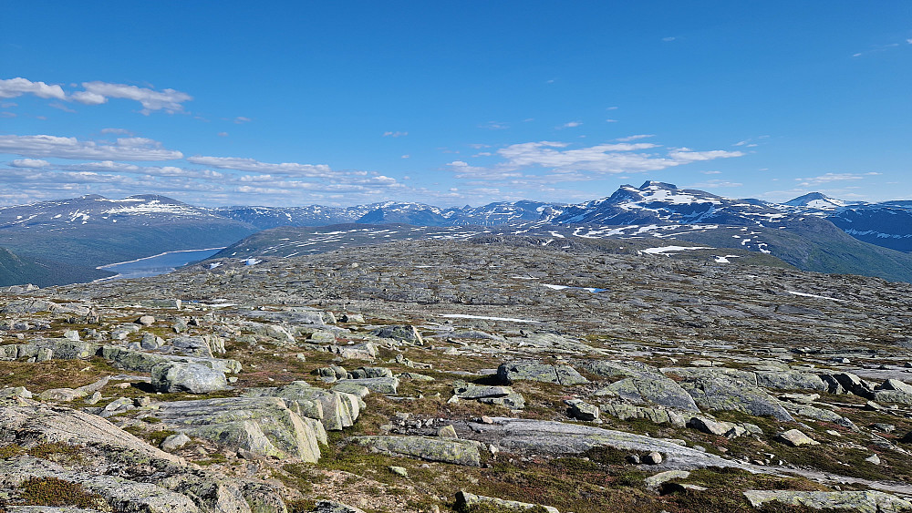 Lettgått terreng på Tindfjellet. Innom alle tre topper.