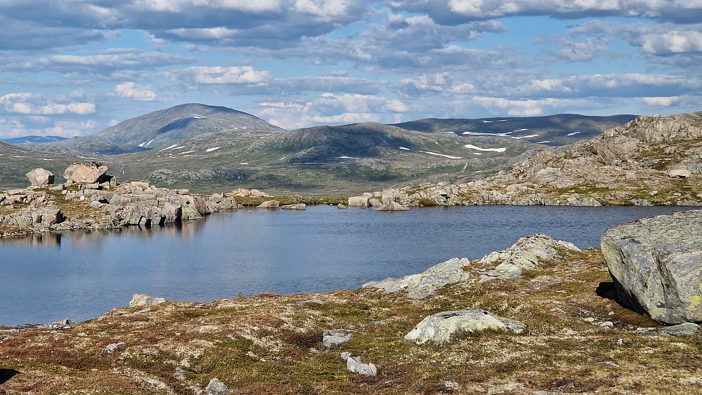 Ser mot Ura på motsatt side av Folddalen.