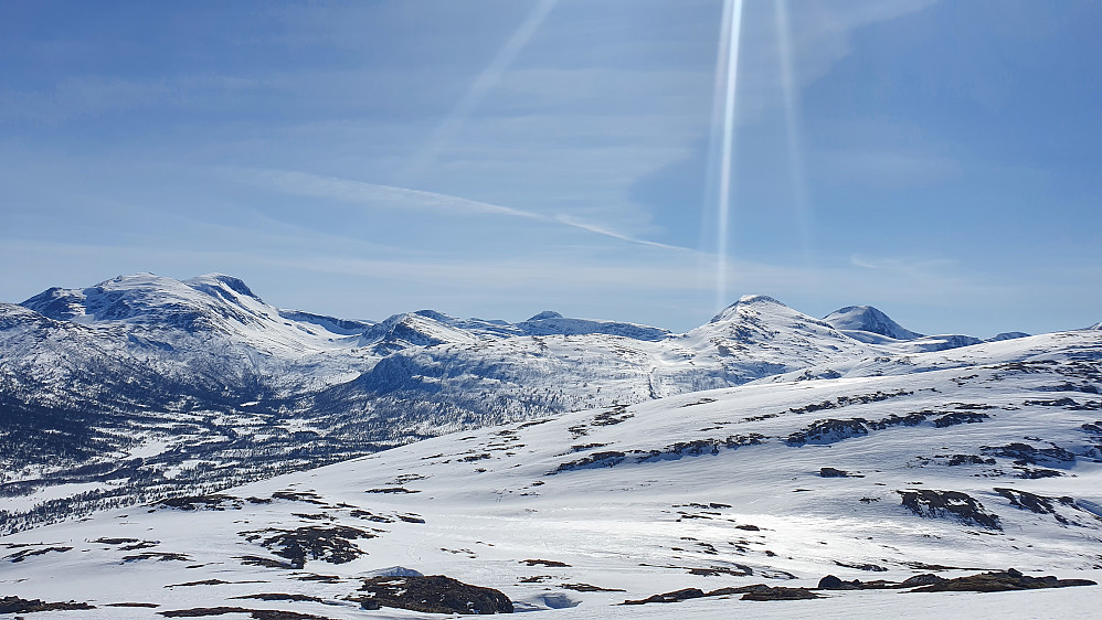Snota, Vassdalsfjellet og Fruhøtta.