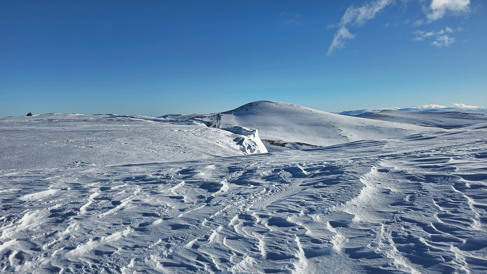 Mot Kråkvasstind fra Svartdalskollen.