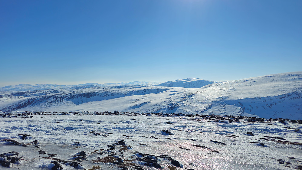 Svarthetta og Langfjellet fra toppen.