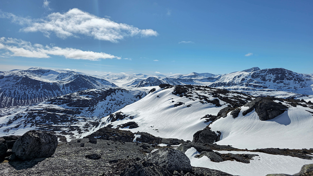 Tilbakeblikk mot Snota SØ.