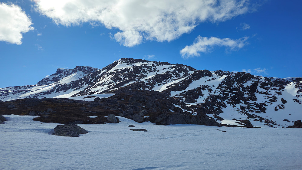 Gått de få meterne opp fra Svartvatnet. En flat kilometer før det går slakt ned mot Gråsjøen.
