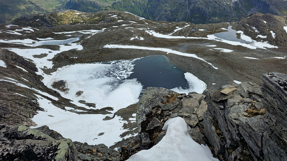 Luftig ned mot øvre Grinarvatna.