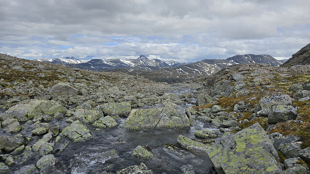 Utløpet fra Øvre Grinarvatna.