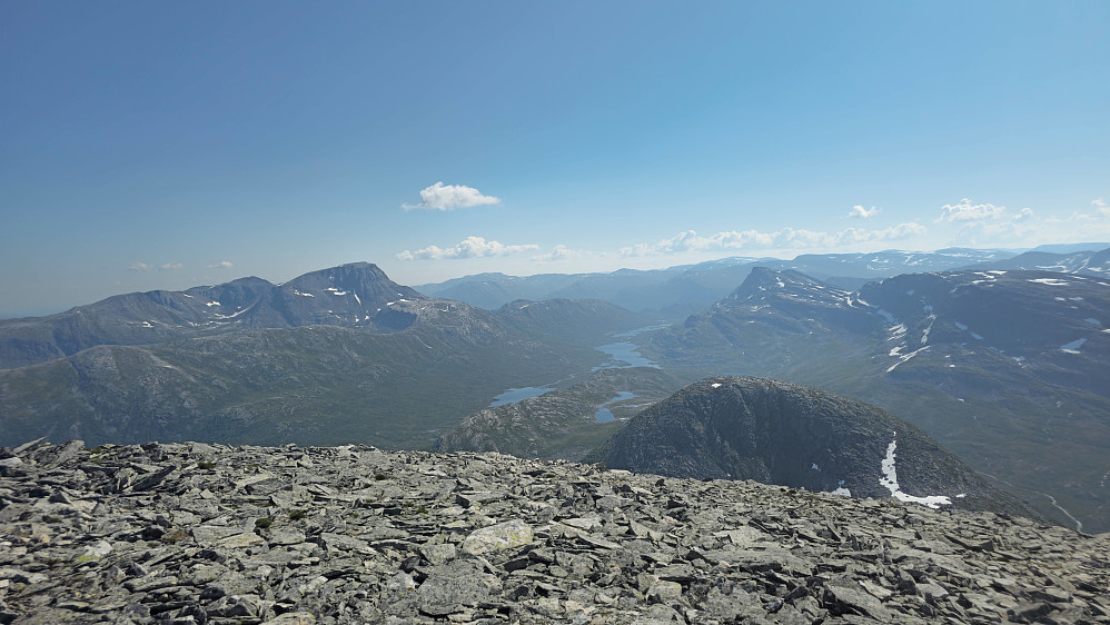 Snota, Fagerlidalen og Salen. Litlnebba nærmest.