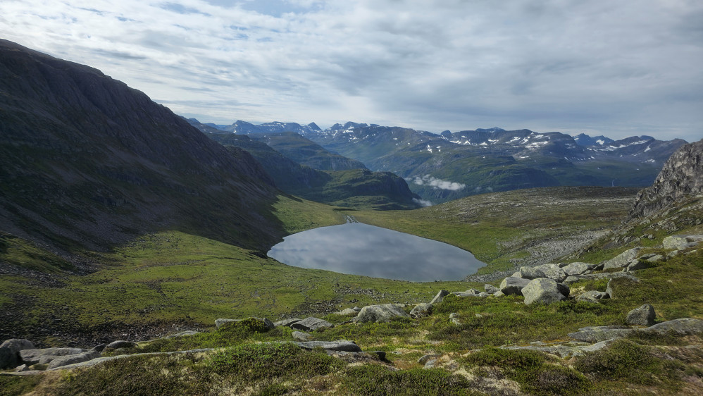 Rolegbotnen og Tverråbotnvatnet.