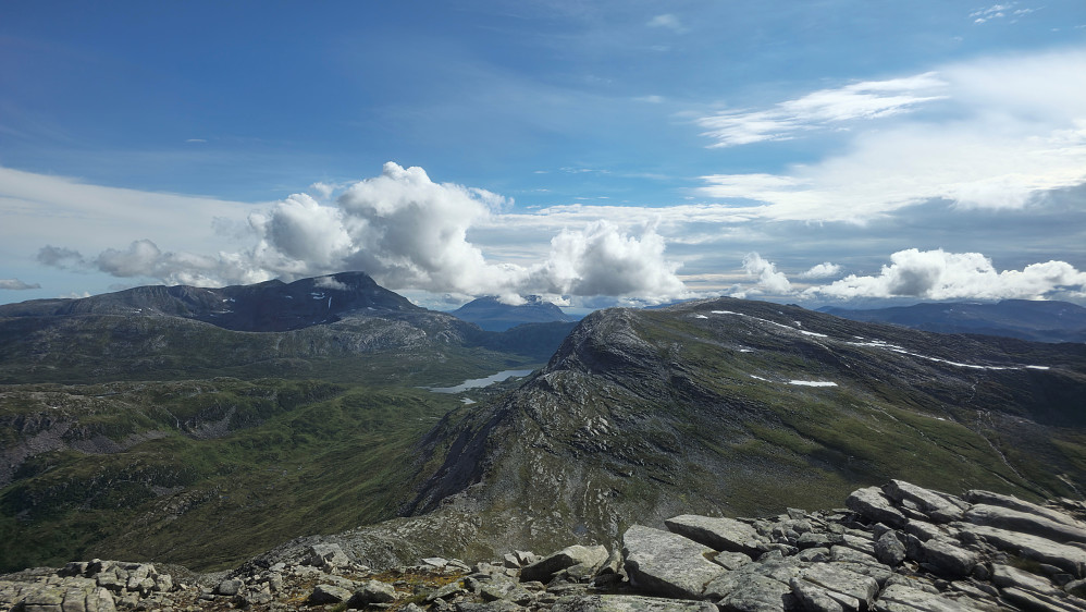 Strankåbotnfjellet neste. Bratt ned fra Tverråbotnfjellet.