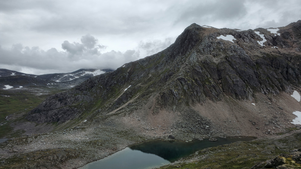 Gikk ned ryggen og renna ned fra Salen. Bratt!