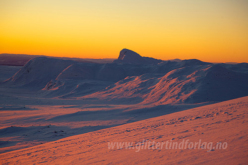 Det gløder i fjellet. Her mot Bitihorn.