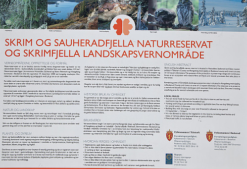 Informasjonsoppslag like ved hytta.