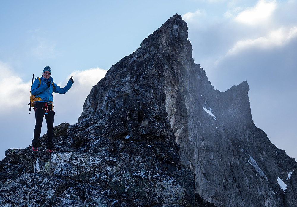Kvasse fjellformasjoner på Storjuvtinden.