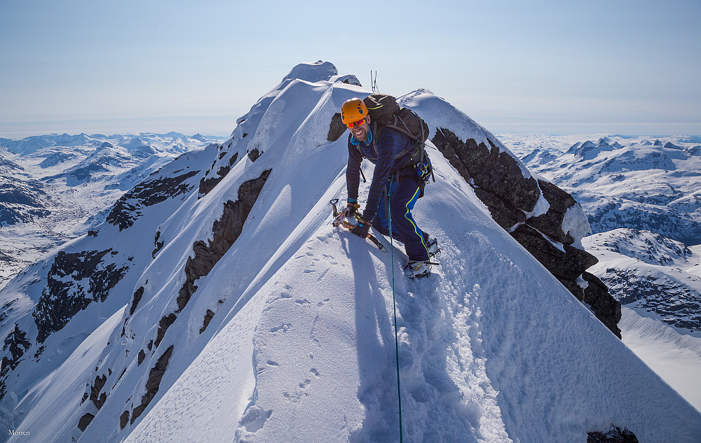 Alpintur kan være å forsere smale snøegger.