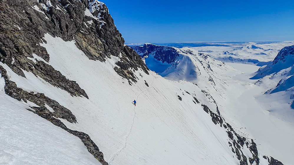 Kryssing av snøfeltet på returen. Foto: Øyvind.