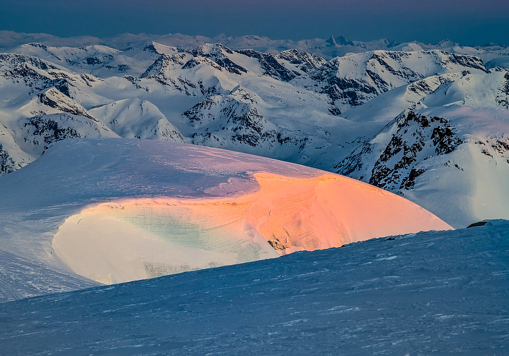 Jøkelfjellet. En favoritt med sine isvegger. Kan minne litt om slik det må ha vært rundt Glittertinden for 200 år siden.