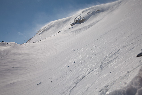 Det blåste ganske mye noen ganger. Det er nesten som røyk når det blåser så mye snø. Dette er den breen hvor vi hadde den lange pausen.