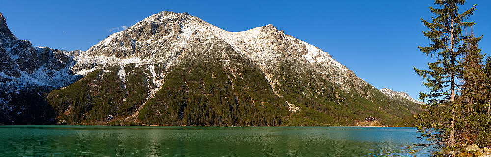 Ved Morskie Oko med Miedziane (2233 moh) i bakgrunnen.