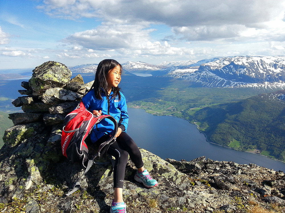 På nestentoppen med kjempelangtnedoverutsikt til vannet og sånn.