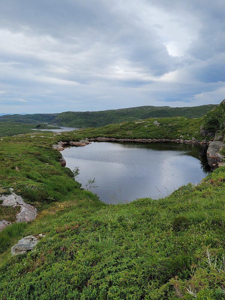 Sangerhytten, Padden og Framheim ligger helt ved dette vannet på Storfjellet. Langelivannet i bakgrunnen.