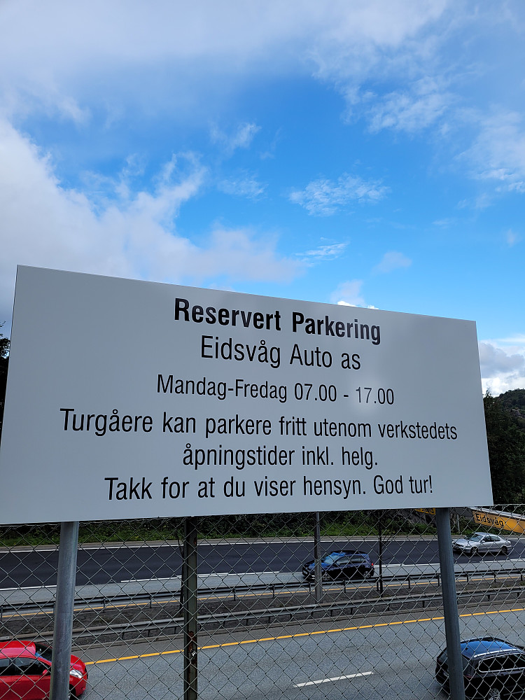 Dette skiltet har fått oppmerksomhet både i BA og i Aasane tidende. Ett eksempel til etterfølgelse.