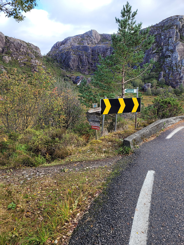 Stistart rett ved parkeringslommen.