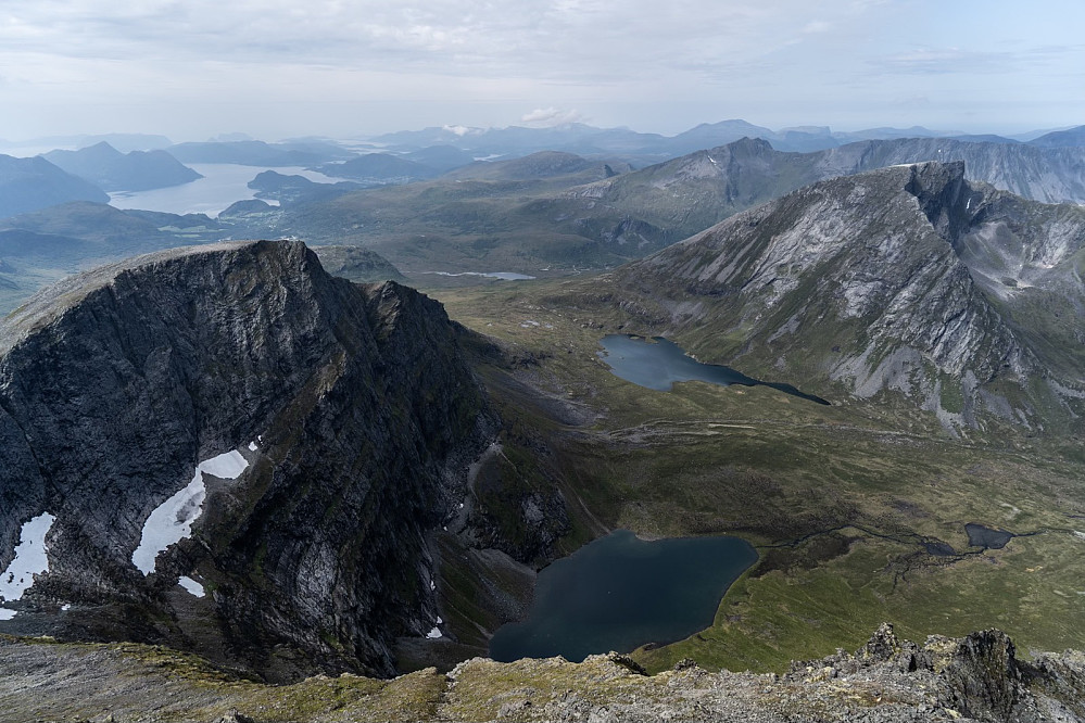 View from Lauparen towards Sunnmørslauparen, Kvitnyken and Midtvatnet and Sørvatnet lakes